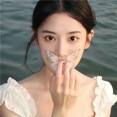 伴娘 焦点封面